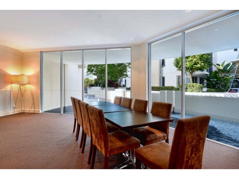 21 Cypress Avenue, Surfers Paradise QLD 4217