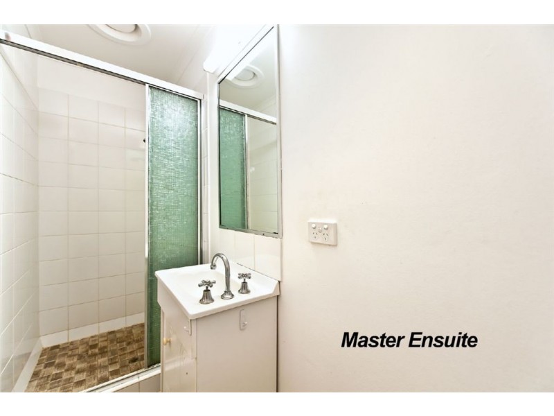 2/12 Orvieto Ave, Mermaid Waters QLD 4218