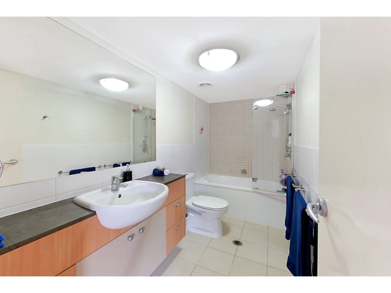 21 Cypress Avenue, Surfers Paradise QLD 4217