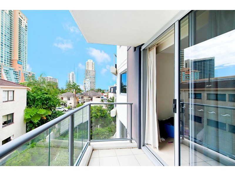 21 Cypress Avenue, Surfers Paradise QLD 4217