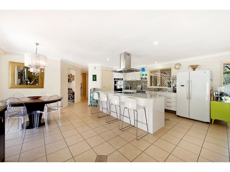 89 Arun Drive, Arundel QLD 4214
