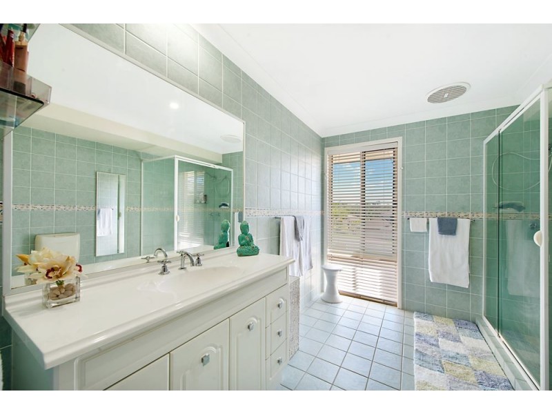 89 Arun Drive, Arundel QLD 4214