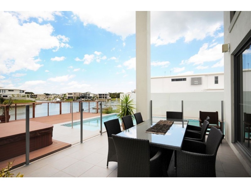 1 South Quay Drive, Biggera Waters QLD 4216