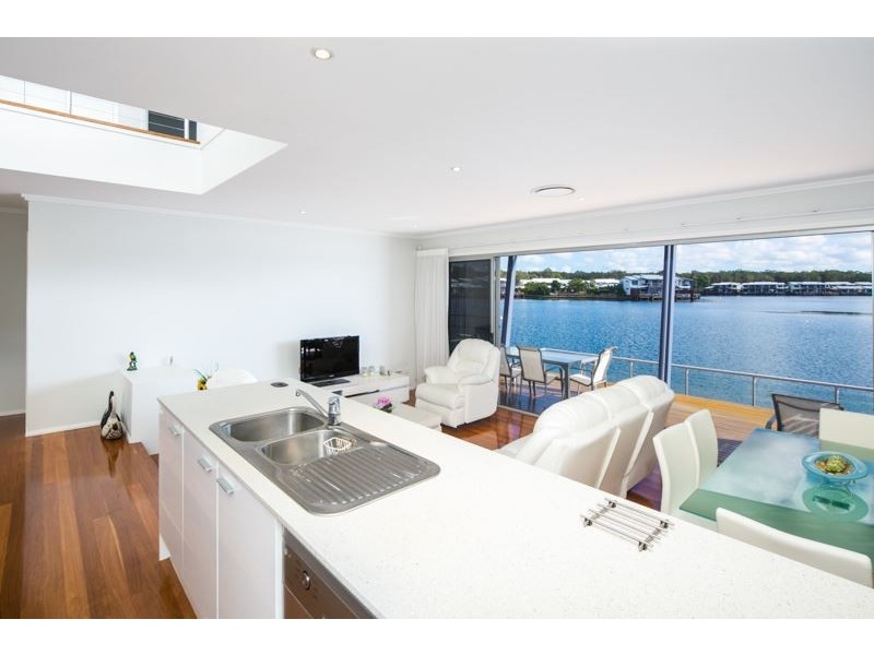 26/181 Lae Drive, Coombabah QLD 4216