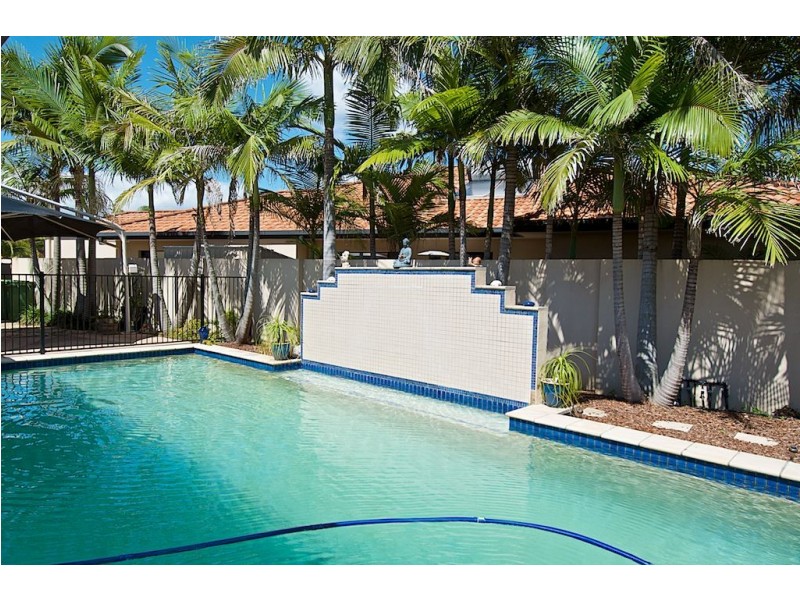 5 Blackfen Court, Arundel QLD 4214