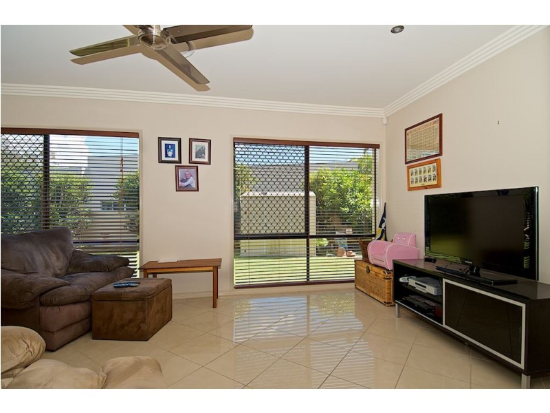 5 Blackfen Court, Arundel QLD 4214