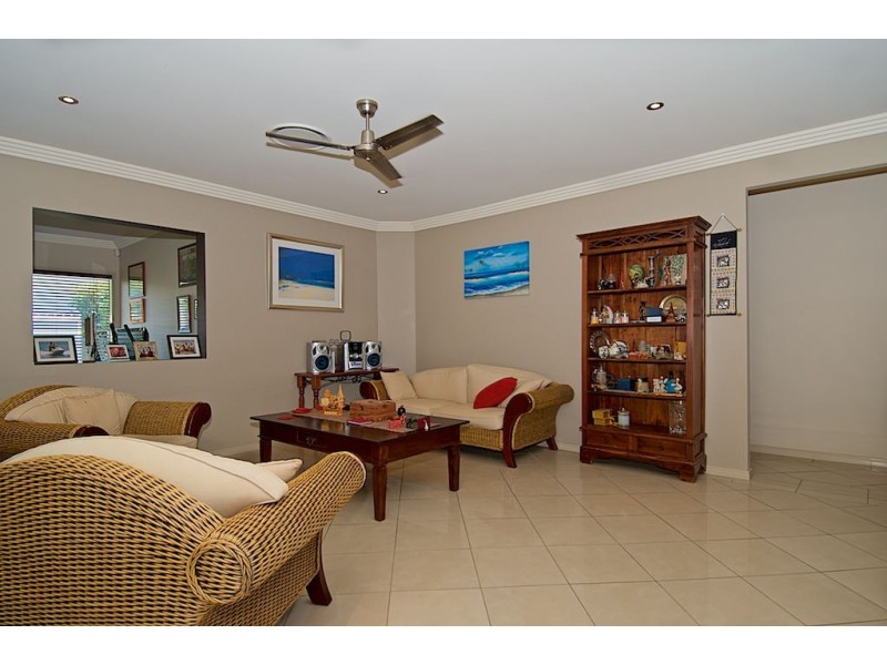 5 Blackfen Court, Arundel QLD 4214