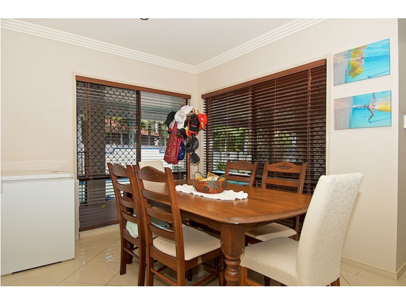 5 Blackfen Court, Arundel QLD 4214