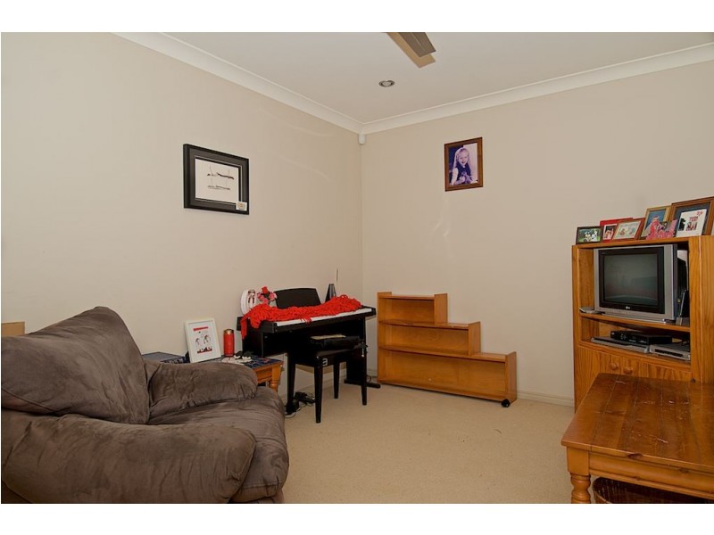 5 Blackfen Court, Arundel QLD 4214