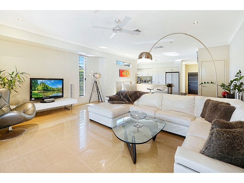 2/15 Holly Avenue, Hollywell QLD 4216