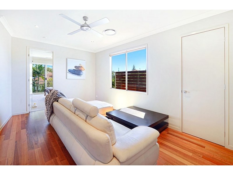 2/15 Holly Avenue, Hollywell QLD 4216