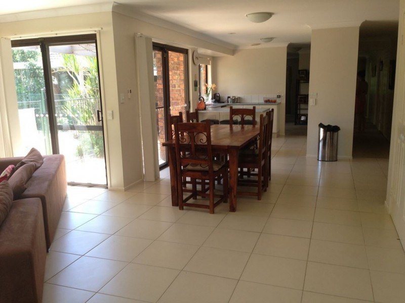 5 Curacao Court, Clear Island Waters QLD 4226