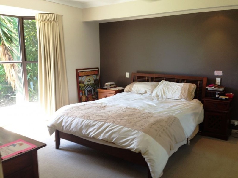 5 Curacao Court, Clear Island Waters QLD 4226