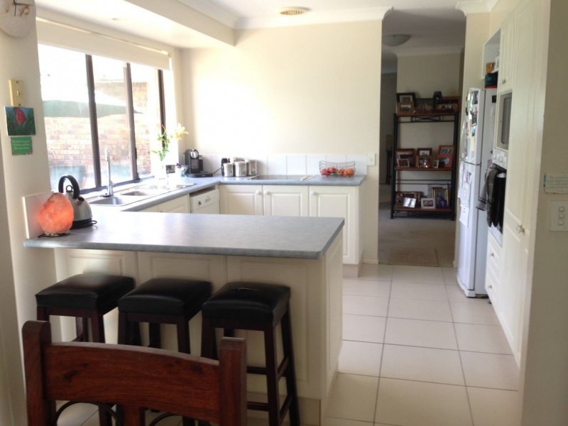 5 Curacao Court, Clear Island Waters QLD 4226