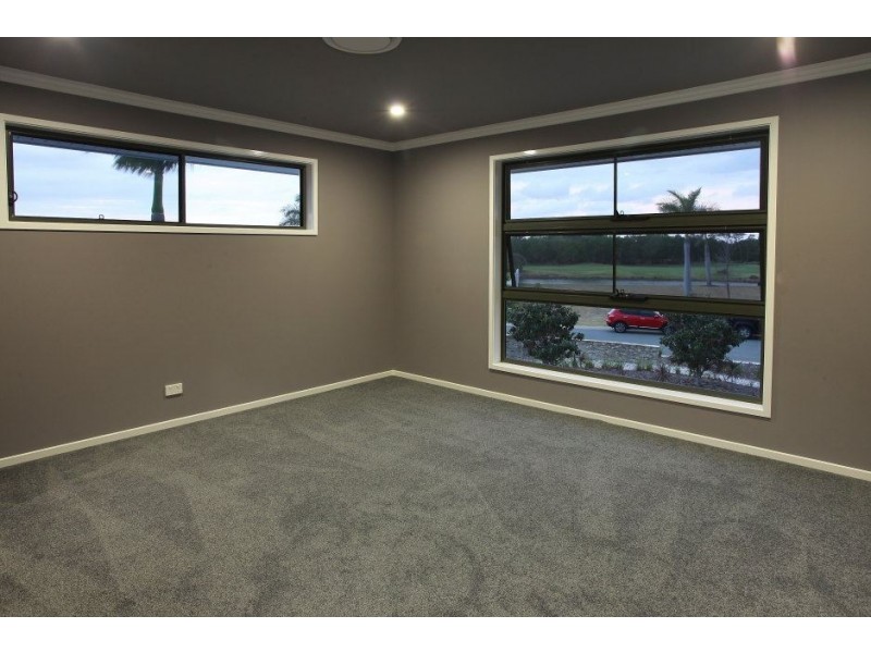 7698 Fairway Boulevard, Hope Island QLD 4212