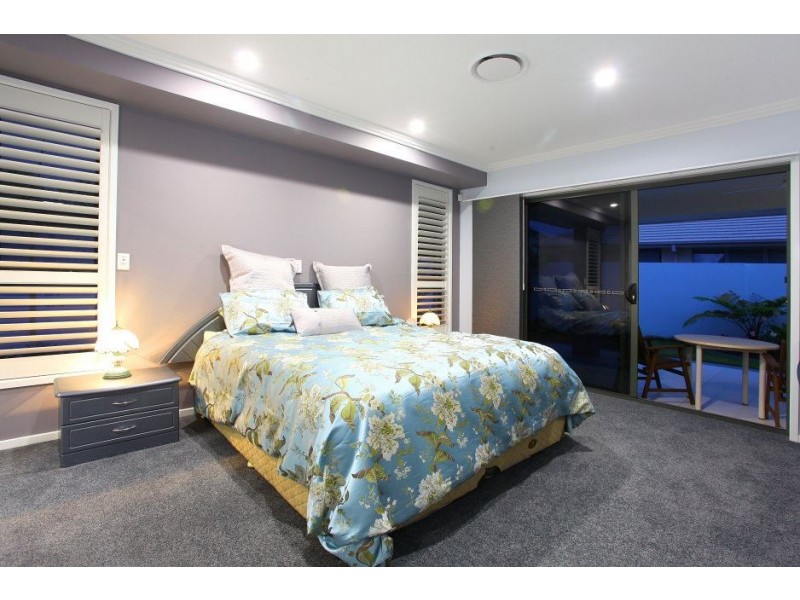 7698 Fairway Boulevard, Hope Island QLD 4212