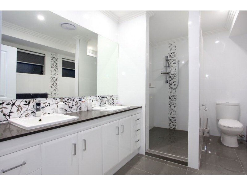 7698 Fairway Boulevard, Hope Island QLD 4212