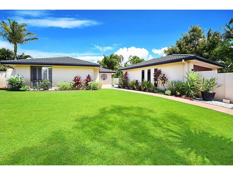 56 Barrier Reef Drive, Mermaid Waters QLD 4218