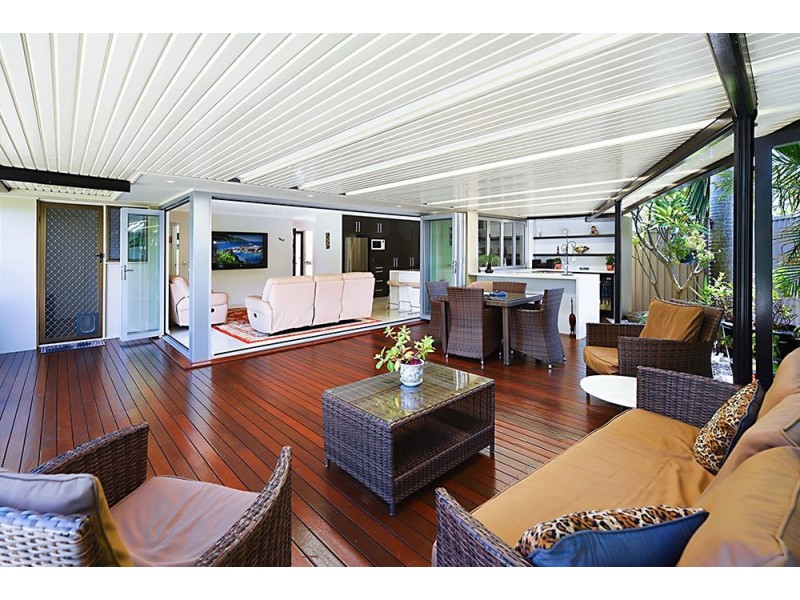 56 Barrier Reef Drive, Mermaid Waters QLD 4218