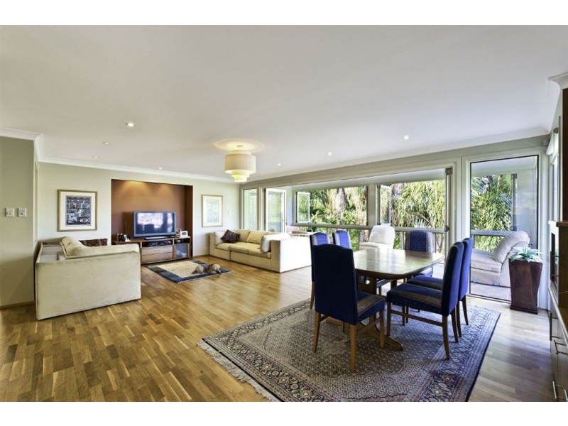 64 River Crescent, Broadbeach Waters QLD 4218
