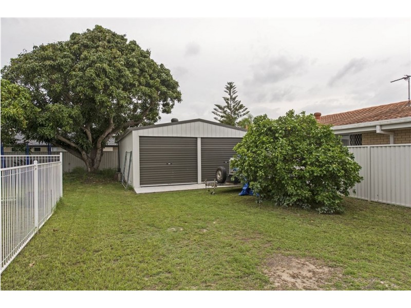 3 Andrea Avenue, Broadbeach Waters QLD 4218