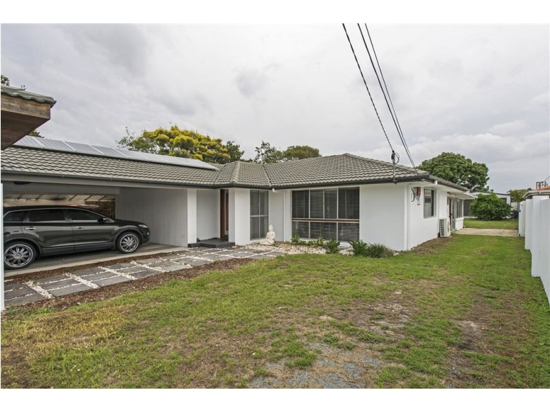 3 Andrea Avenue, Broadbeach Waters QLD 4218
