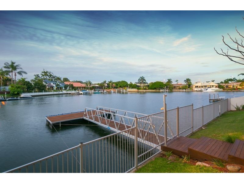 27 Pebble Beach Drive, Runaway Bay QLD 4216
