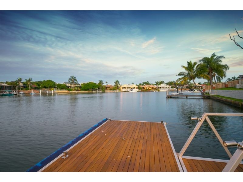 27 Pebble Beach Drive, Runaway Bay QLD 4216