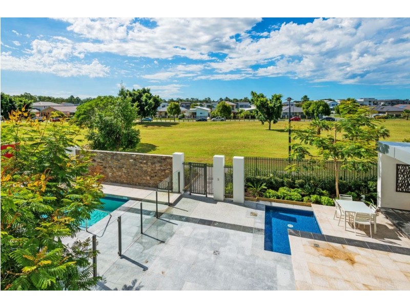 101/11 Compass Drive, Biggera Waters QLD 4216