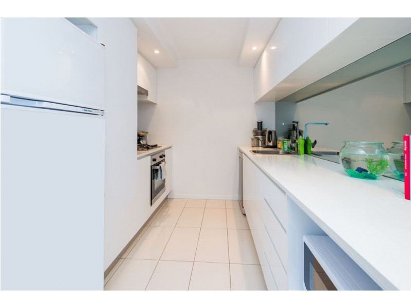 101/11 Compass Drive, Biggera Waters QLD 4216