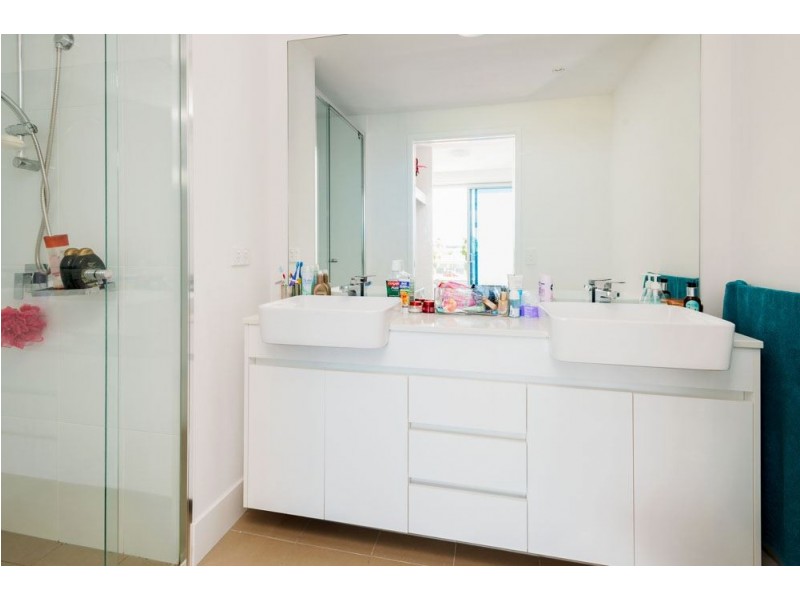 101/11 Compass Drive, Biggera Waters QLD 4216