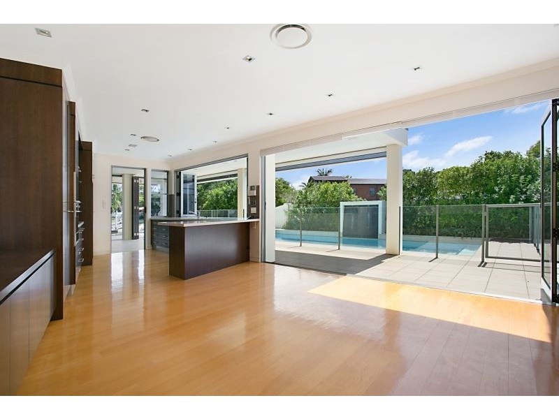 6 Biggs Place, Southport QLD 4215