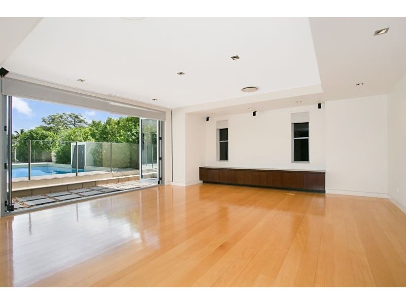 6 Biggs Place, Southport QLD 4215