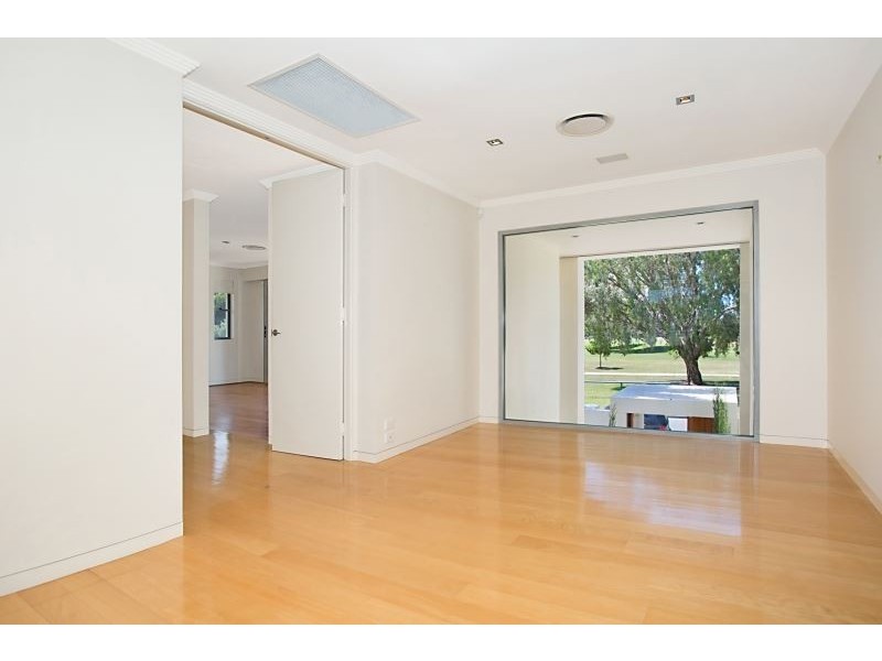 6 Biggs Place, Southport QLD 4215