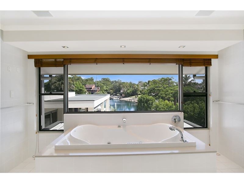 6 Biggs Place, Southport QLD 4215