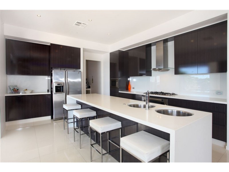 98 The Peninsula, Helensvale QLD 4212