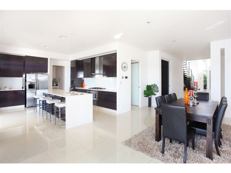 98 The Peninsula, Helensvale QLD 4212