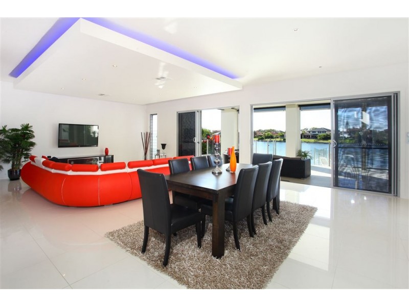98 The Peninsula, Helensvale QLD 4212