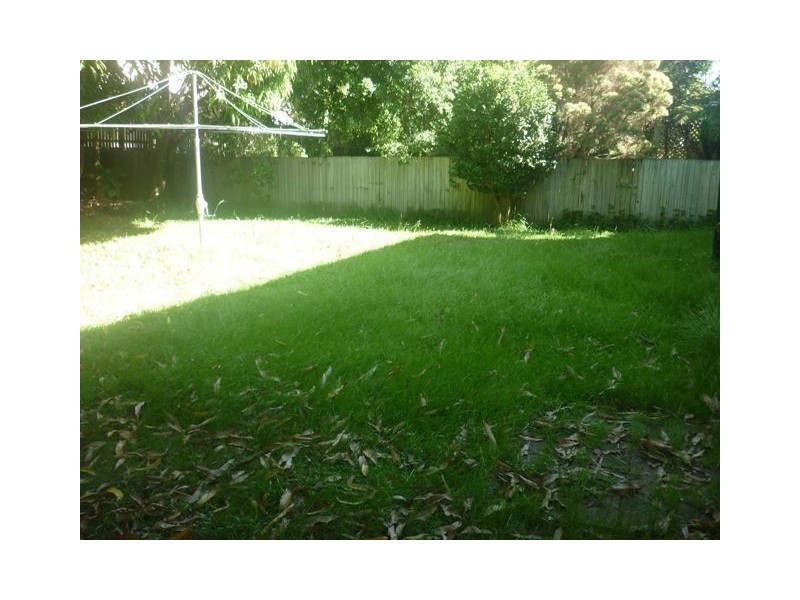 4 Coral Avenue, Labrador QLD 4215