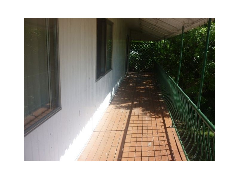 4 Coral Avenue, Labrador QLD 4215