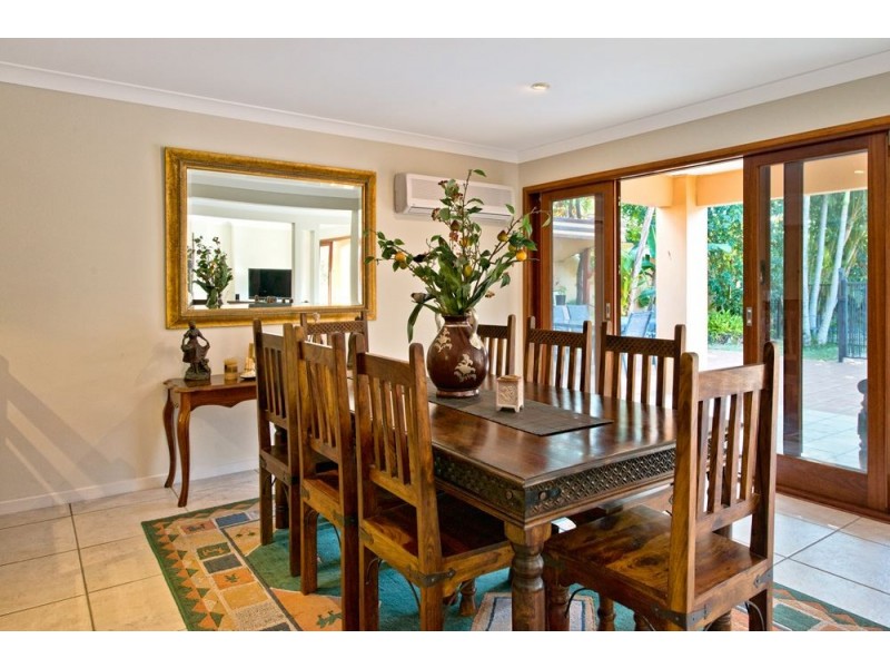 93 Amalfi Drive, Isle Of Capri QLD 4217