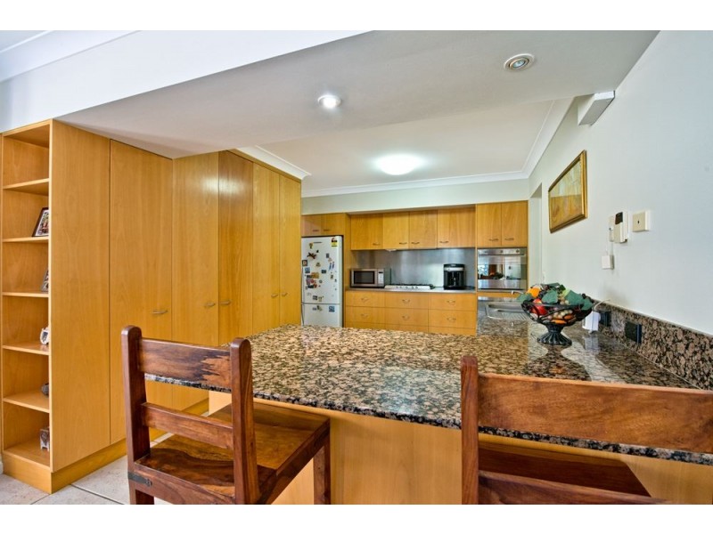93 Amalfi Drive, Isle Of Capri QLD 4217