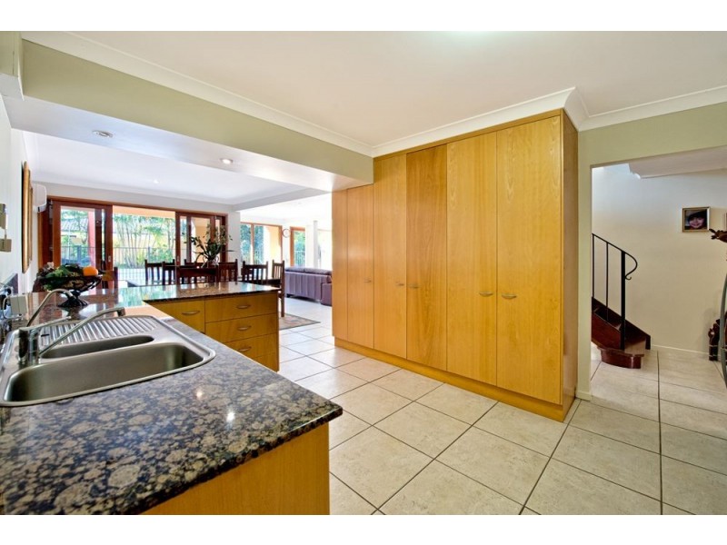 93 Amalfi Drive, Isle Of Capri QLD 4217