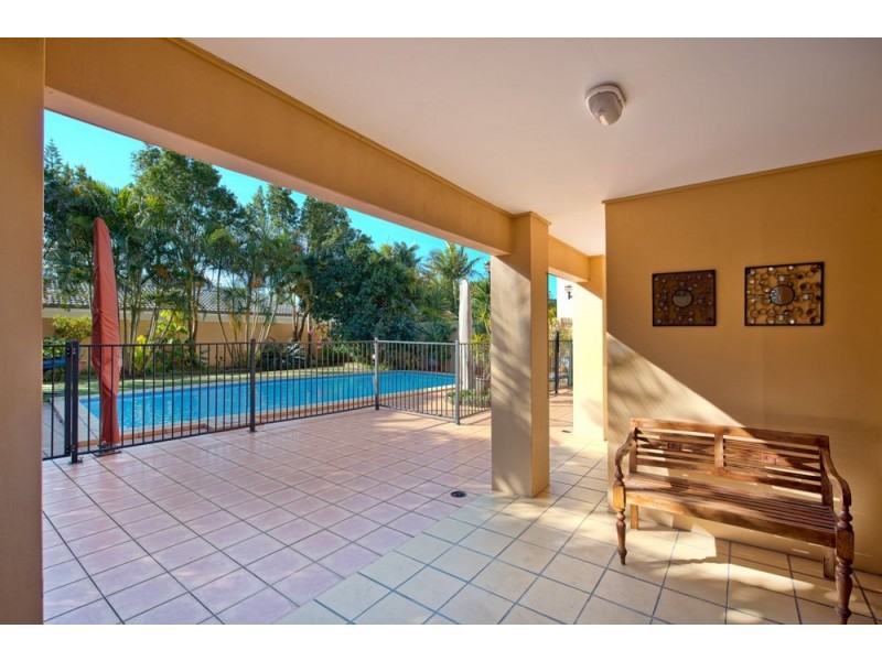 93 Amalfi Drive, Isle Of Capri QLD 4217