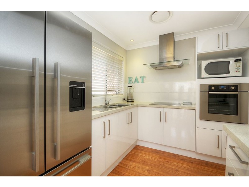 1/1 Liam Court, Labrador QLD 4215