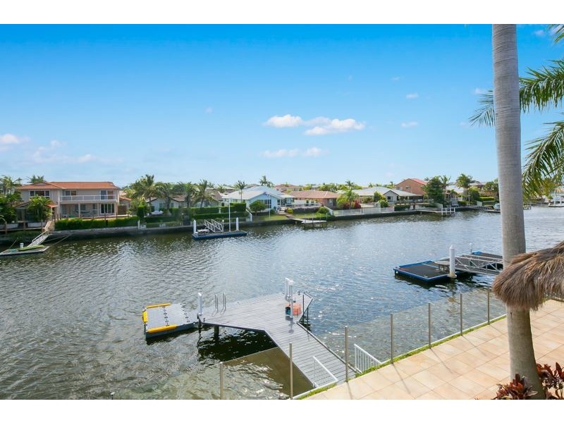 8 Midnight Court, Runaway Bay QLD 4216