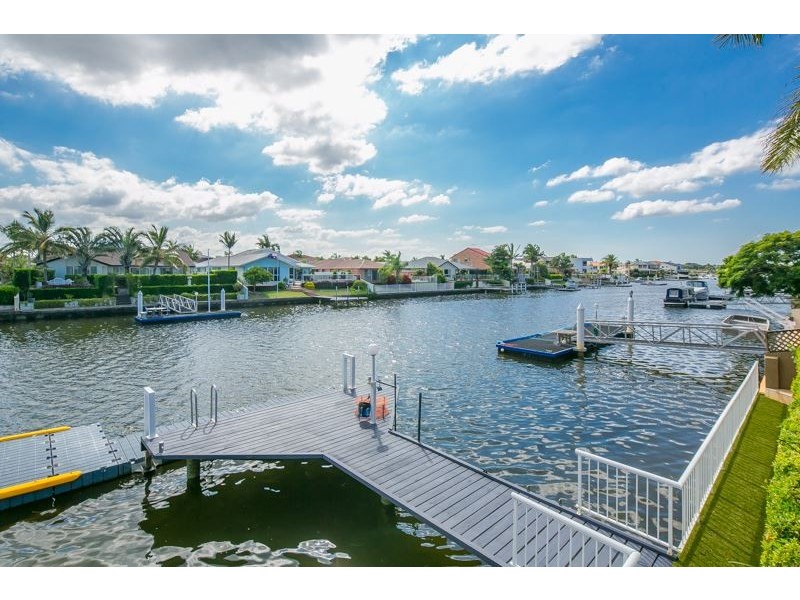 8 Midnight Court, Runaway Bay QLD 4216
