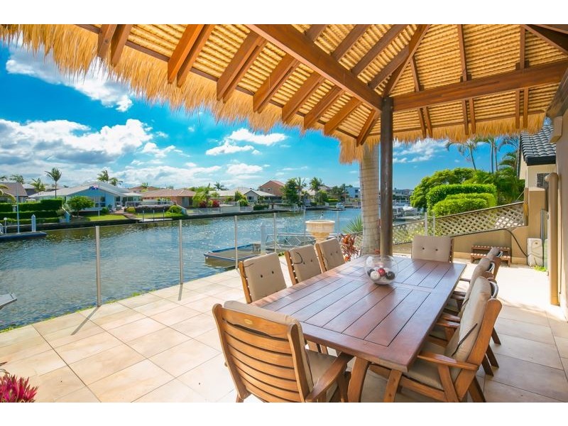 8 Midnight Court, Runaway Bay QLD 4216