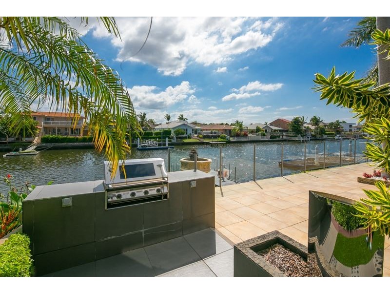 8 Midnight Court, Runaway Bay QLD 4216
