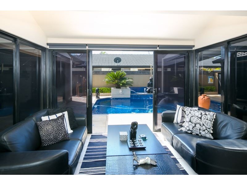 8 Midnight Court, Runaway Bay QLD 4216